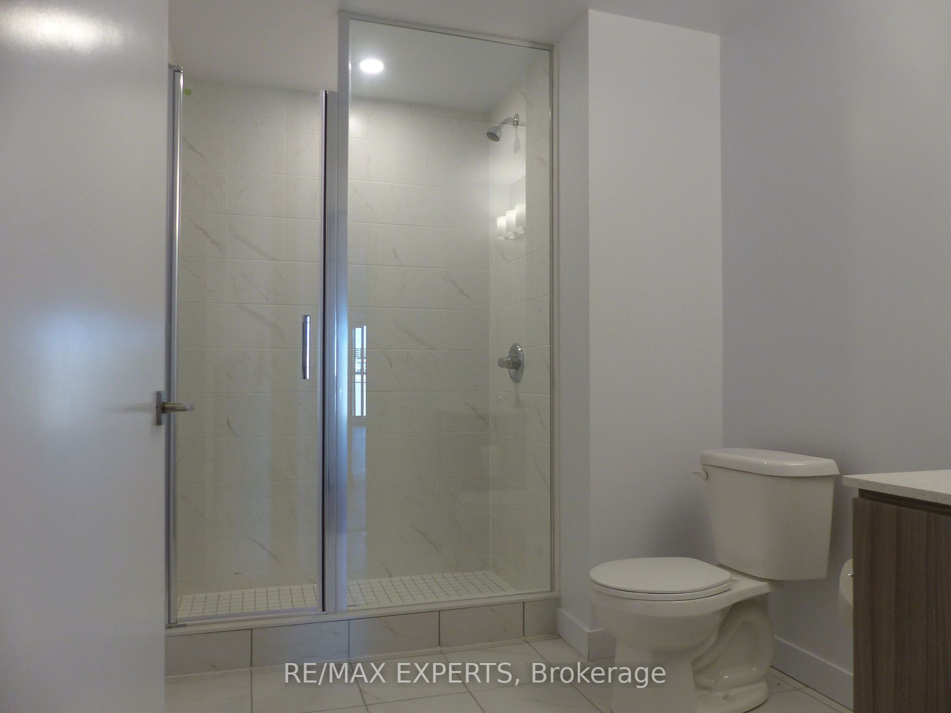 2433 Dufferin St, #517