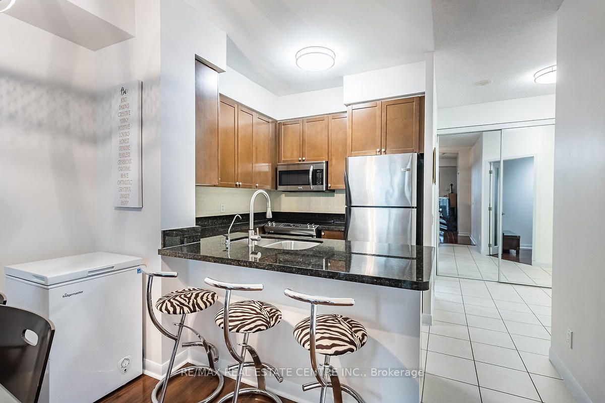 225 Sherway Gardens Rd, #206