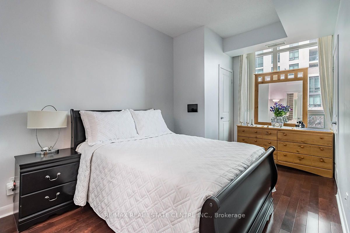 225 Sherway Gardens Rd, #206