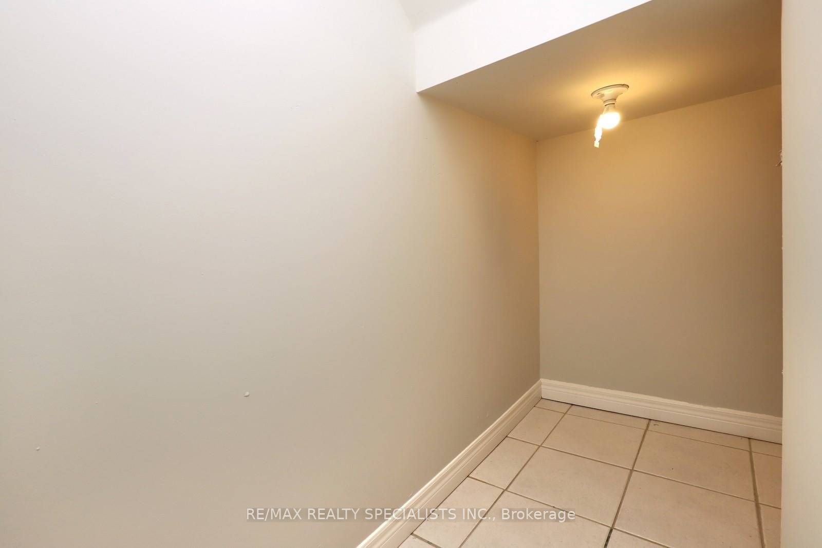 98 William St, #205