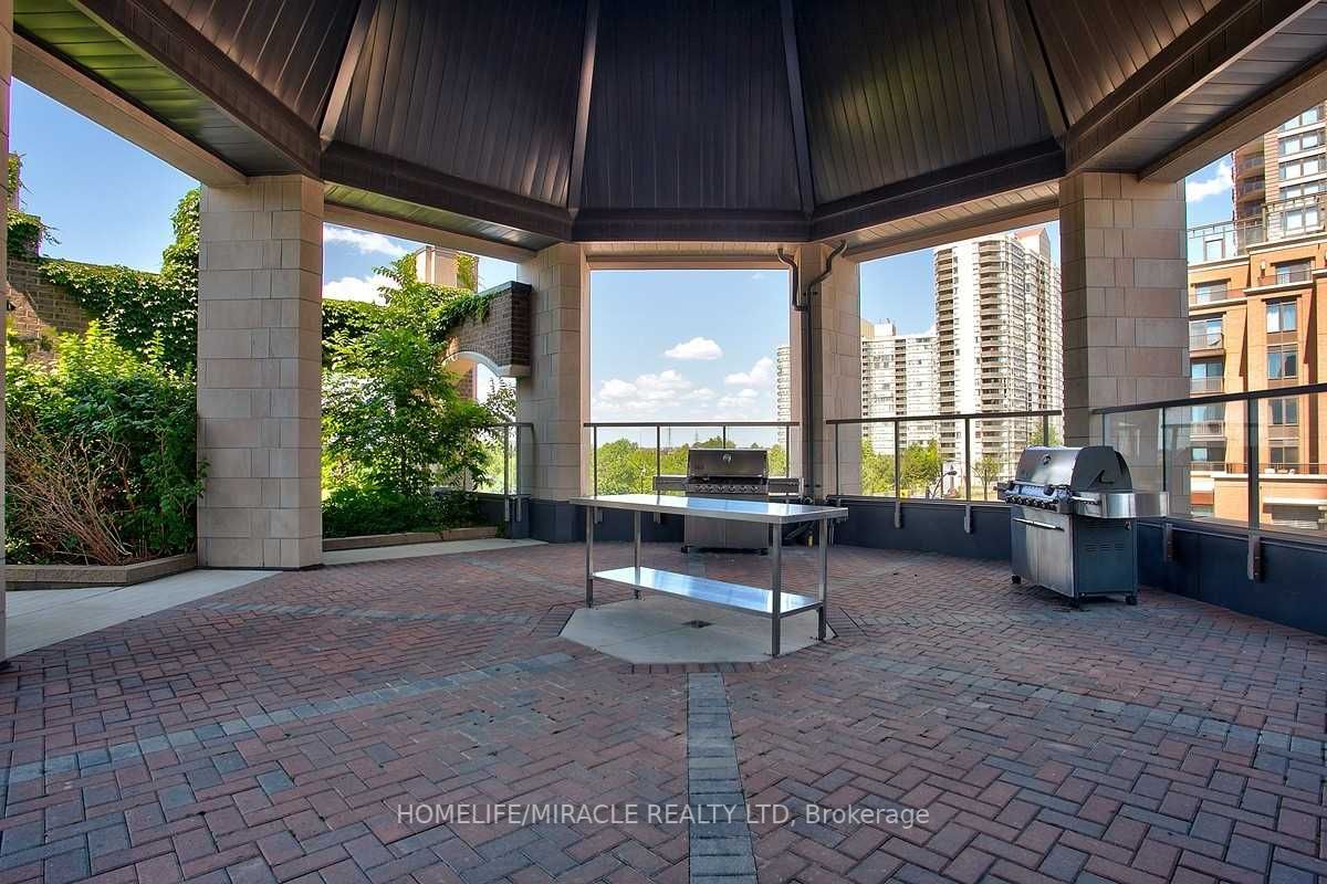 388 Prince Of Wales Dr, #807