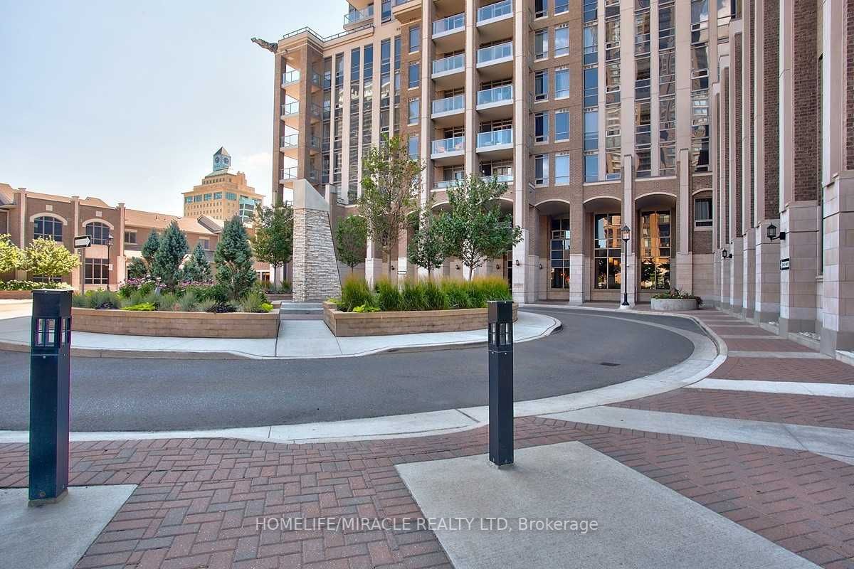 388 Prince Of Wales Dr, #807