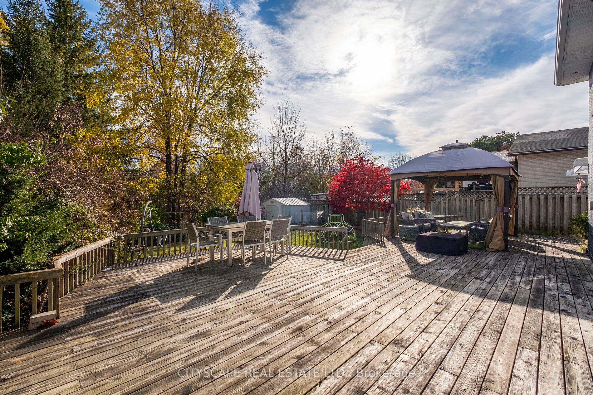 1575 Lewisham Dr