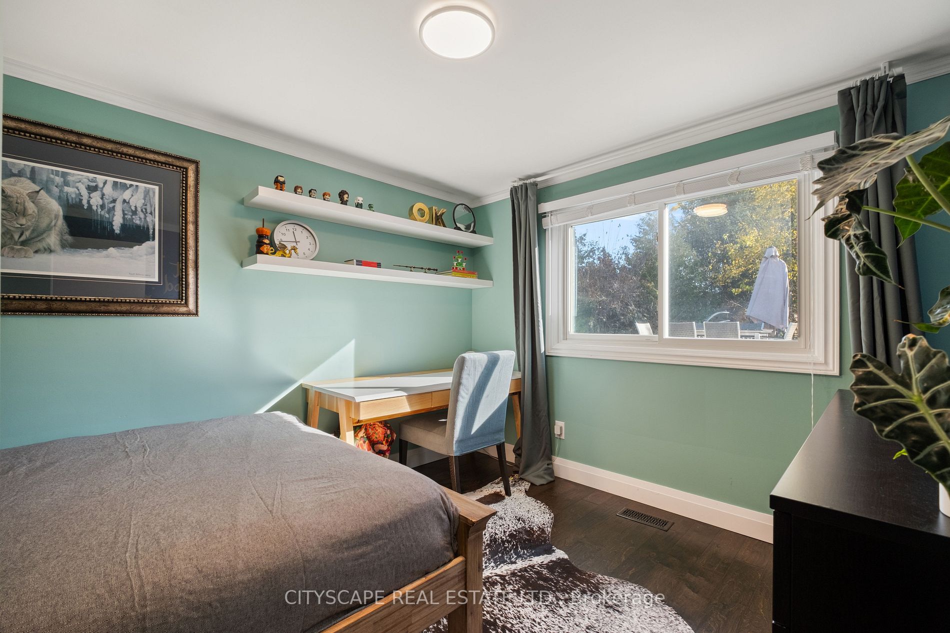 1575 Lewisham Dr