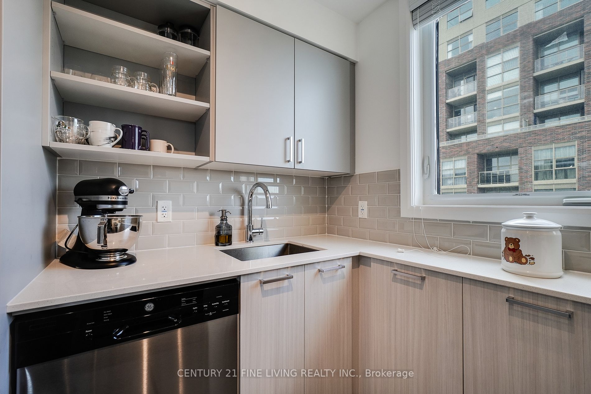 385 Osler St, #506