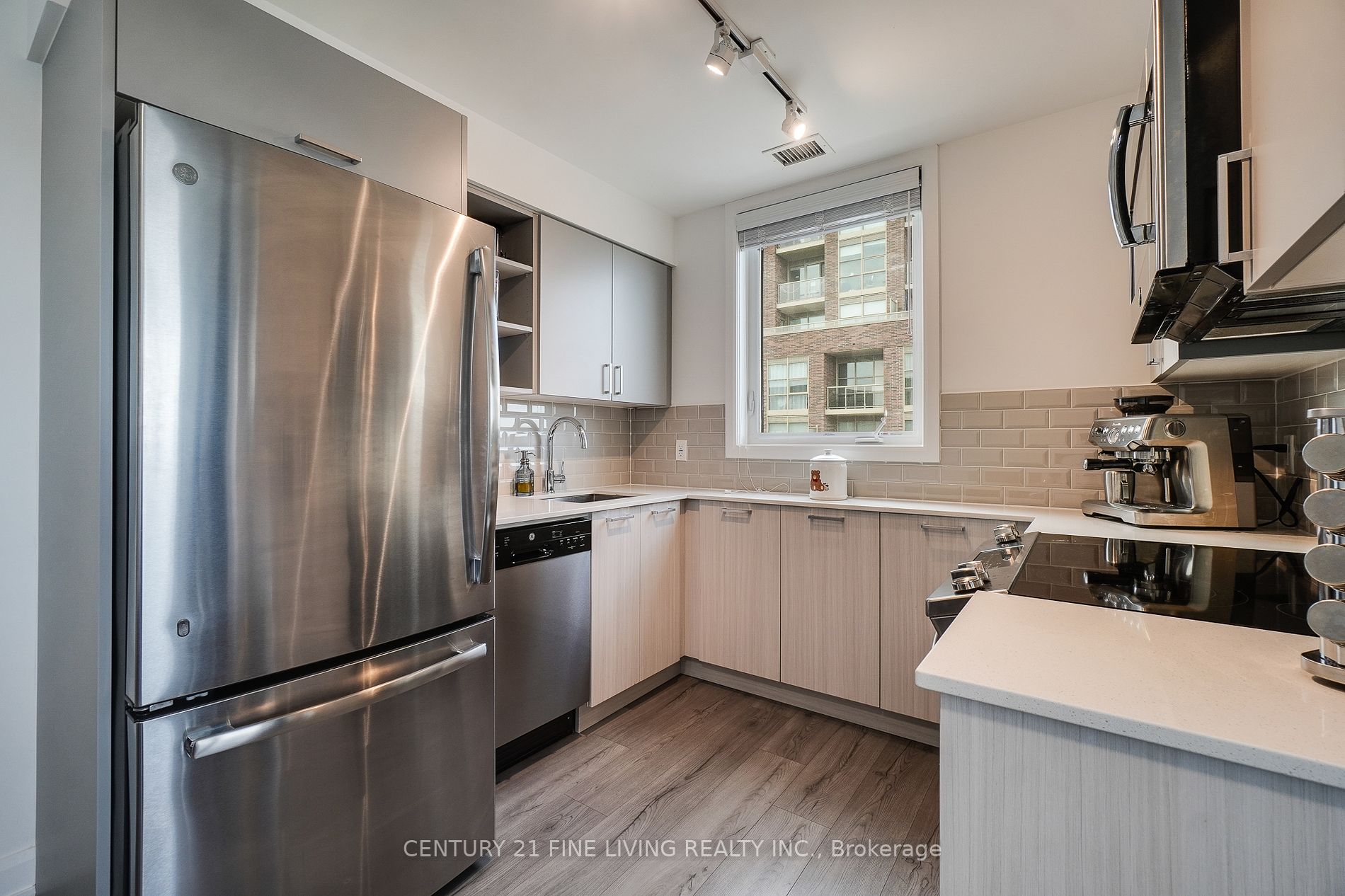 385 Osler St, #506