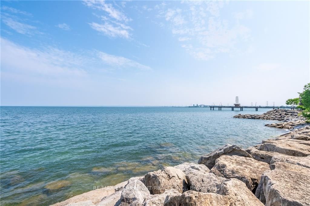 2060 Lakeshore Rd, #509