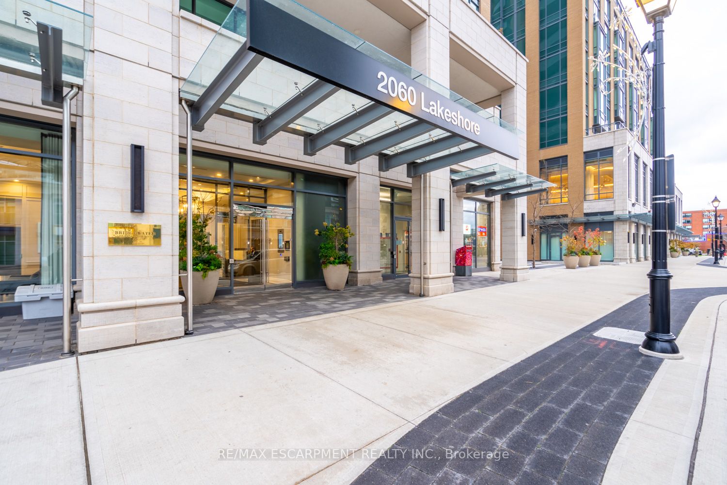 2060 Lakeshore Rd, #509