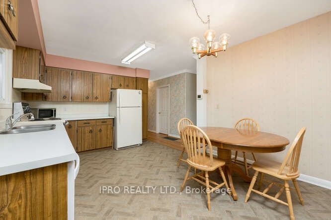 15 Hale Dr