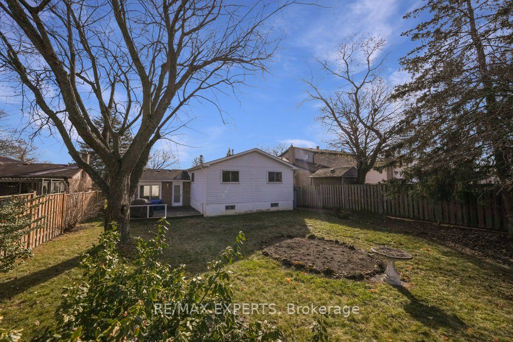 32 Wright Cres