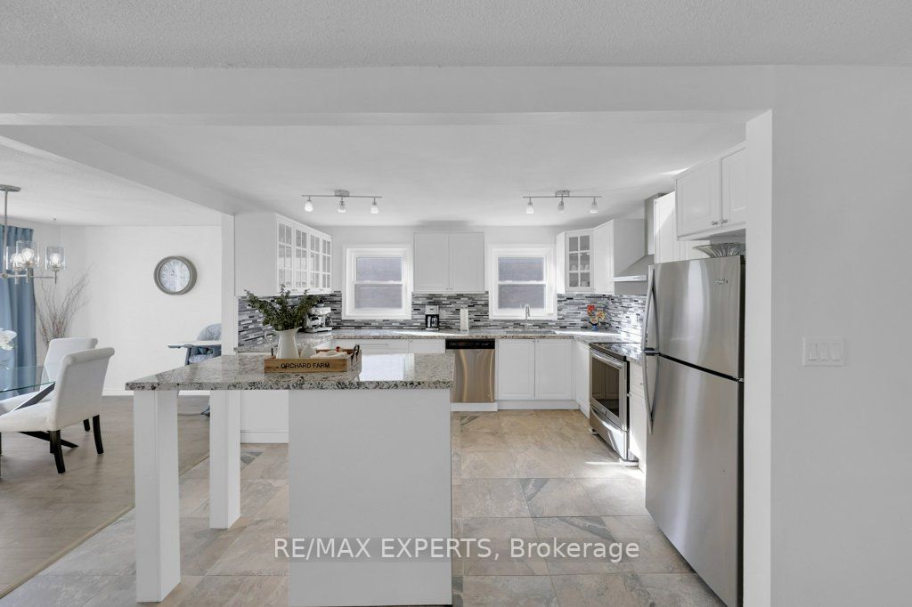 32 Wright Cres