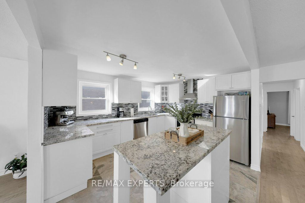 32 Wright Cres