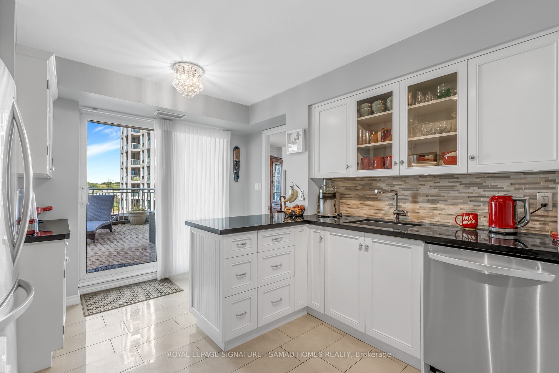 2111 Lake Shore Blvd W, #818