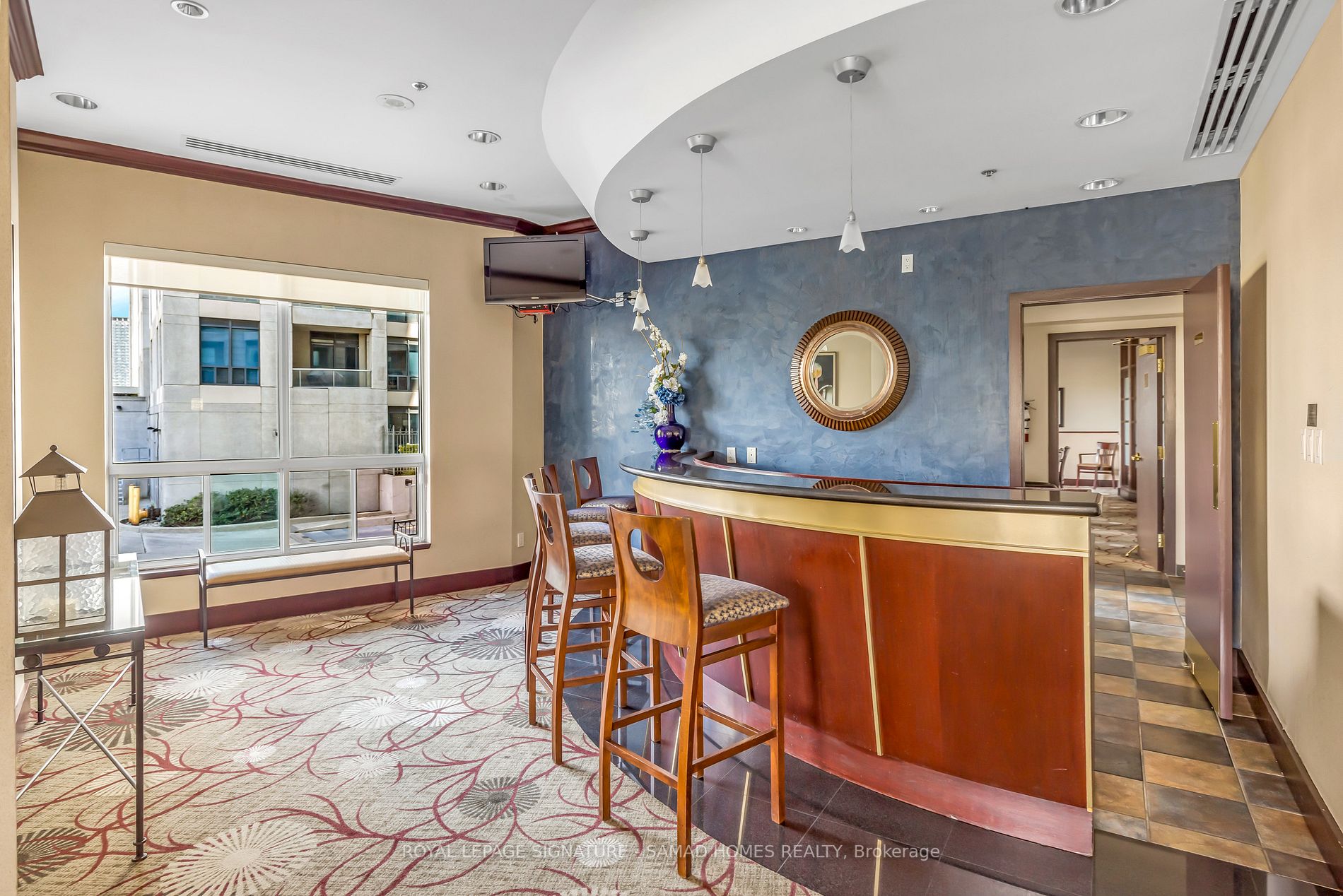 2111 Lake Shore Blvd W, #818