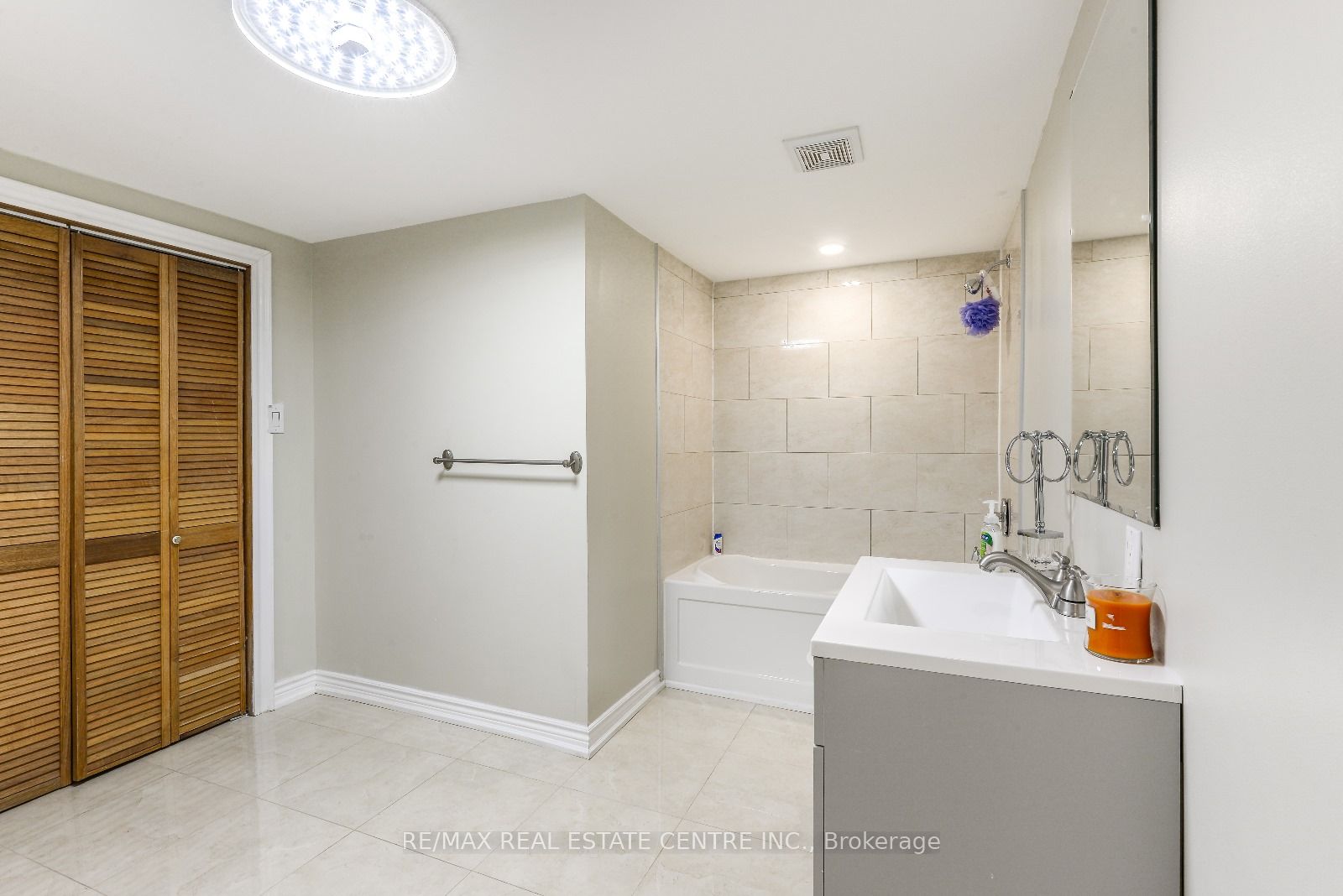 40 BRENTWOOD Drive