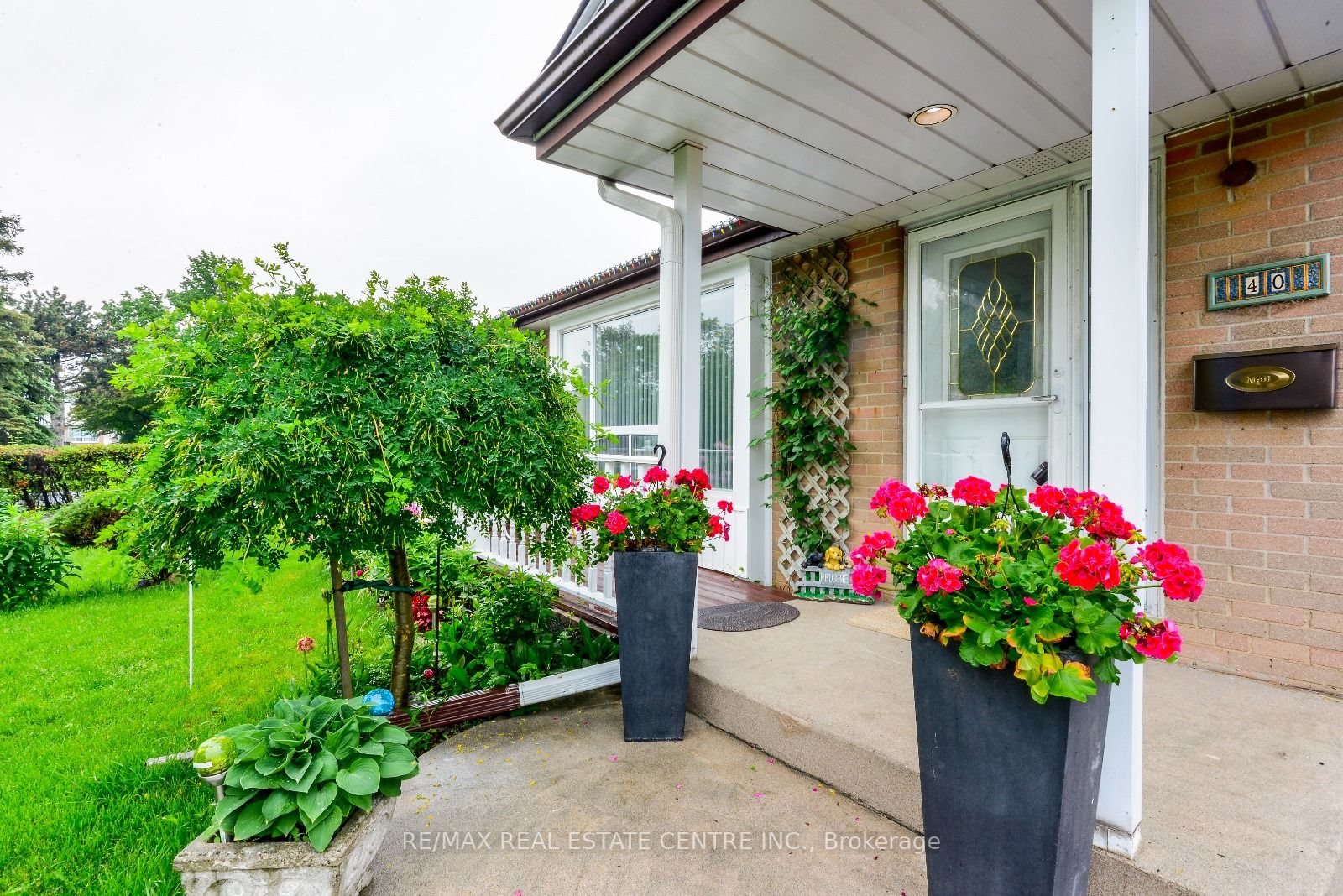 40 Brentwood Dr