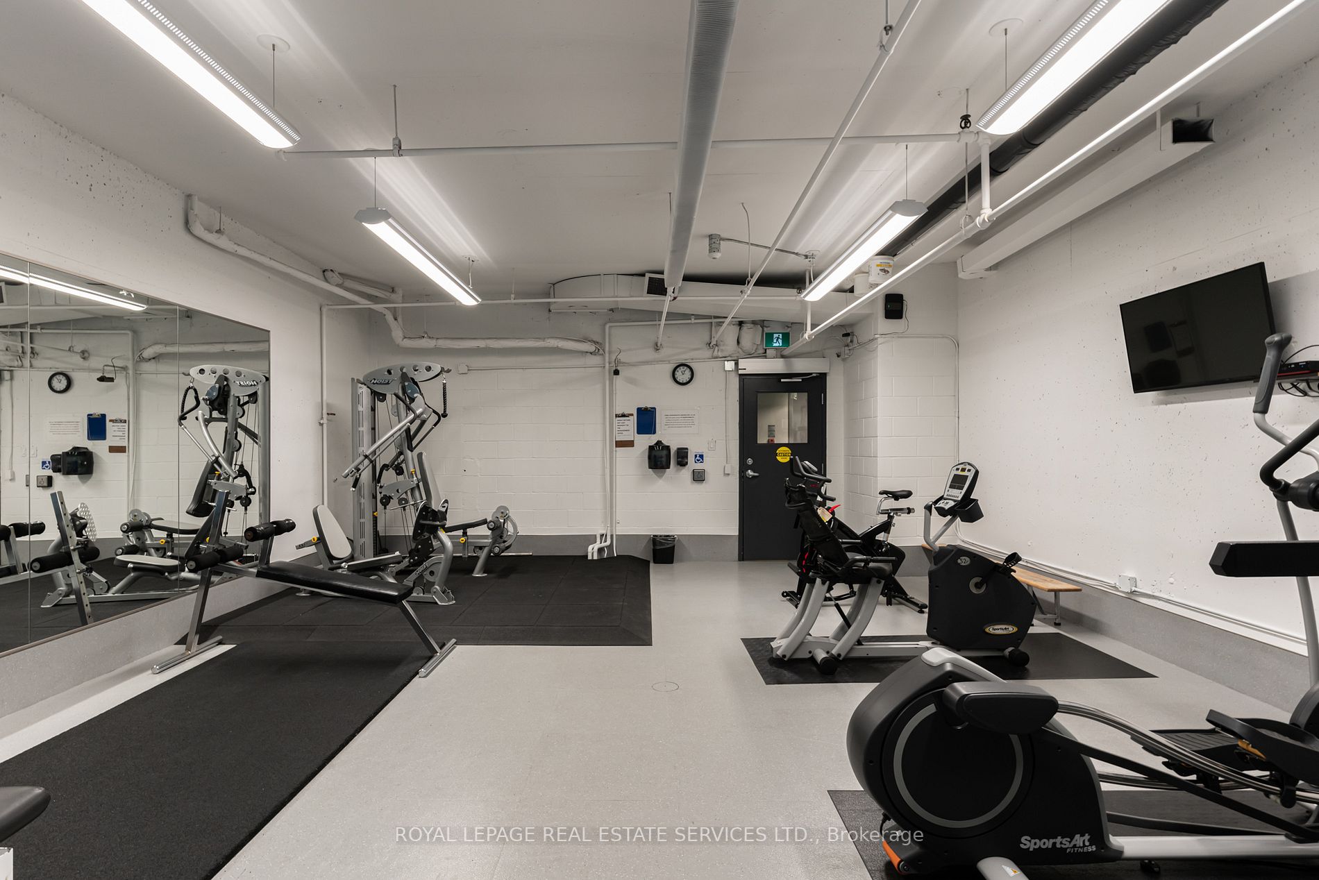 100 Quebec Ave, #403