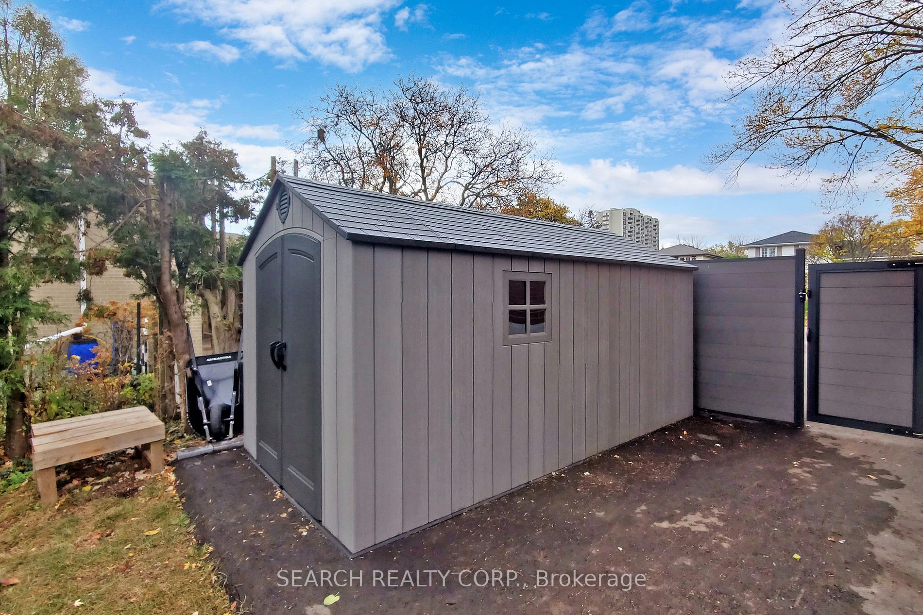 1499 Hobbs Cres