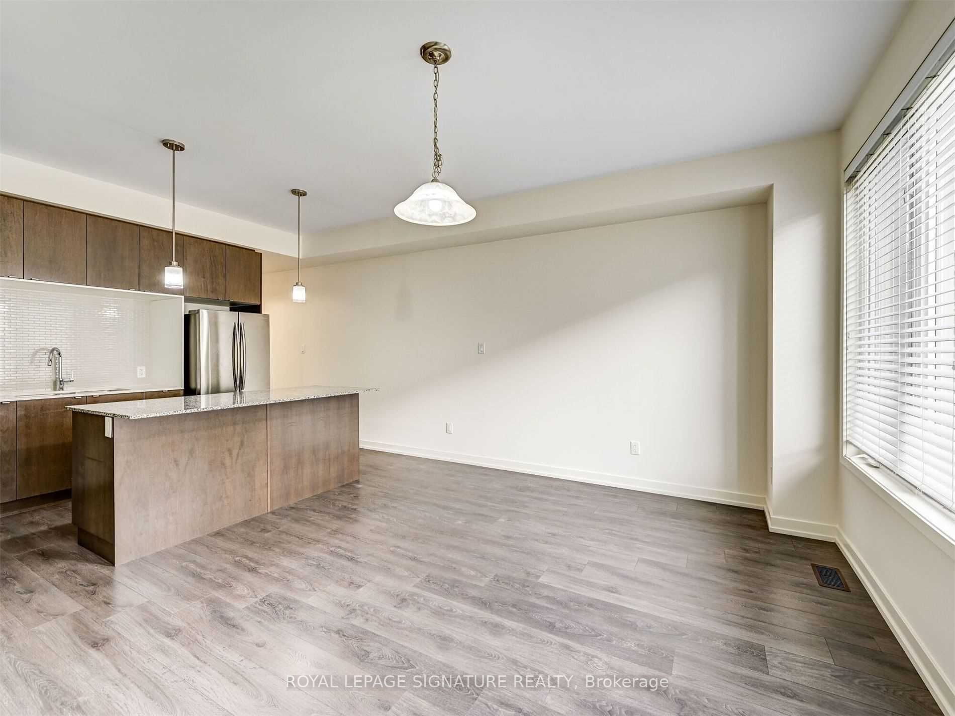 212 Huguenot Rd