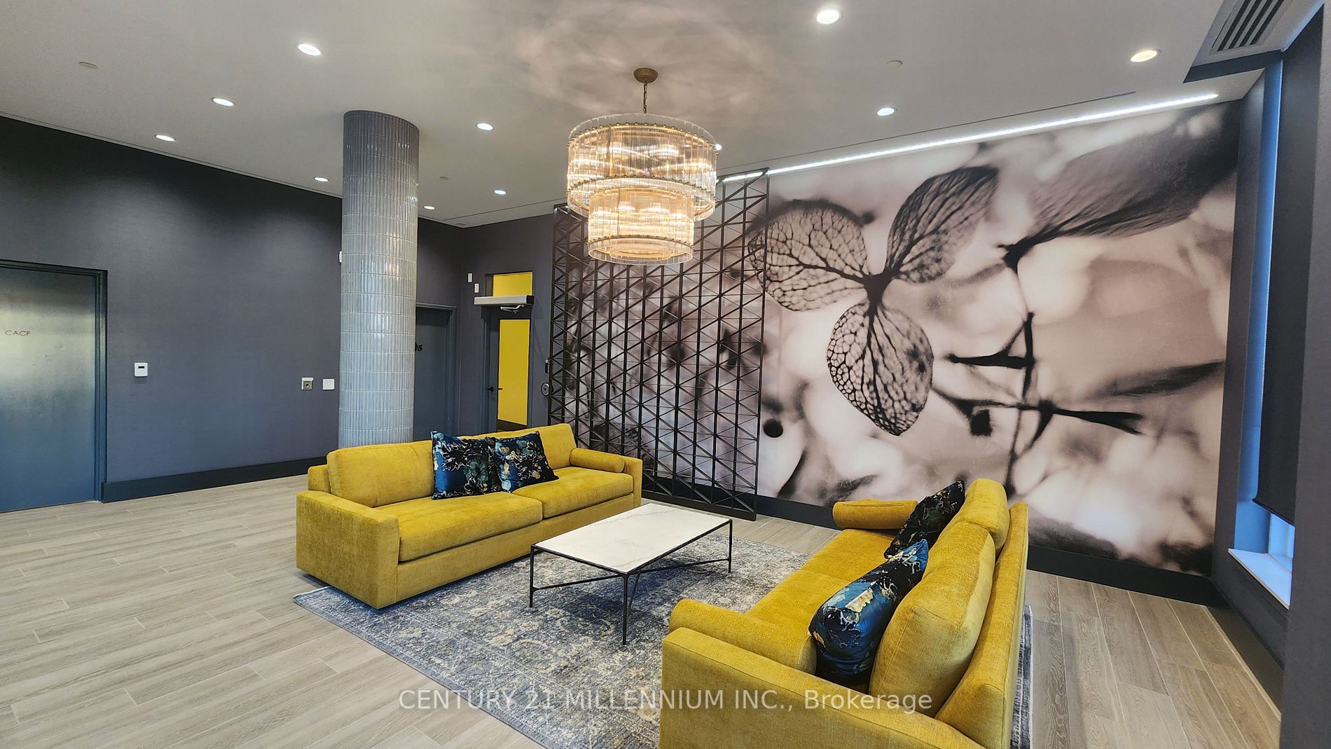 10 Lagerfeld Dr, #504