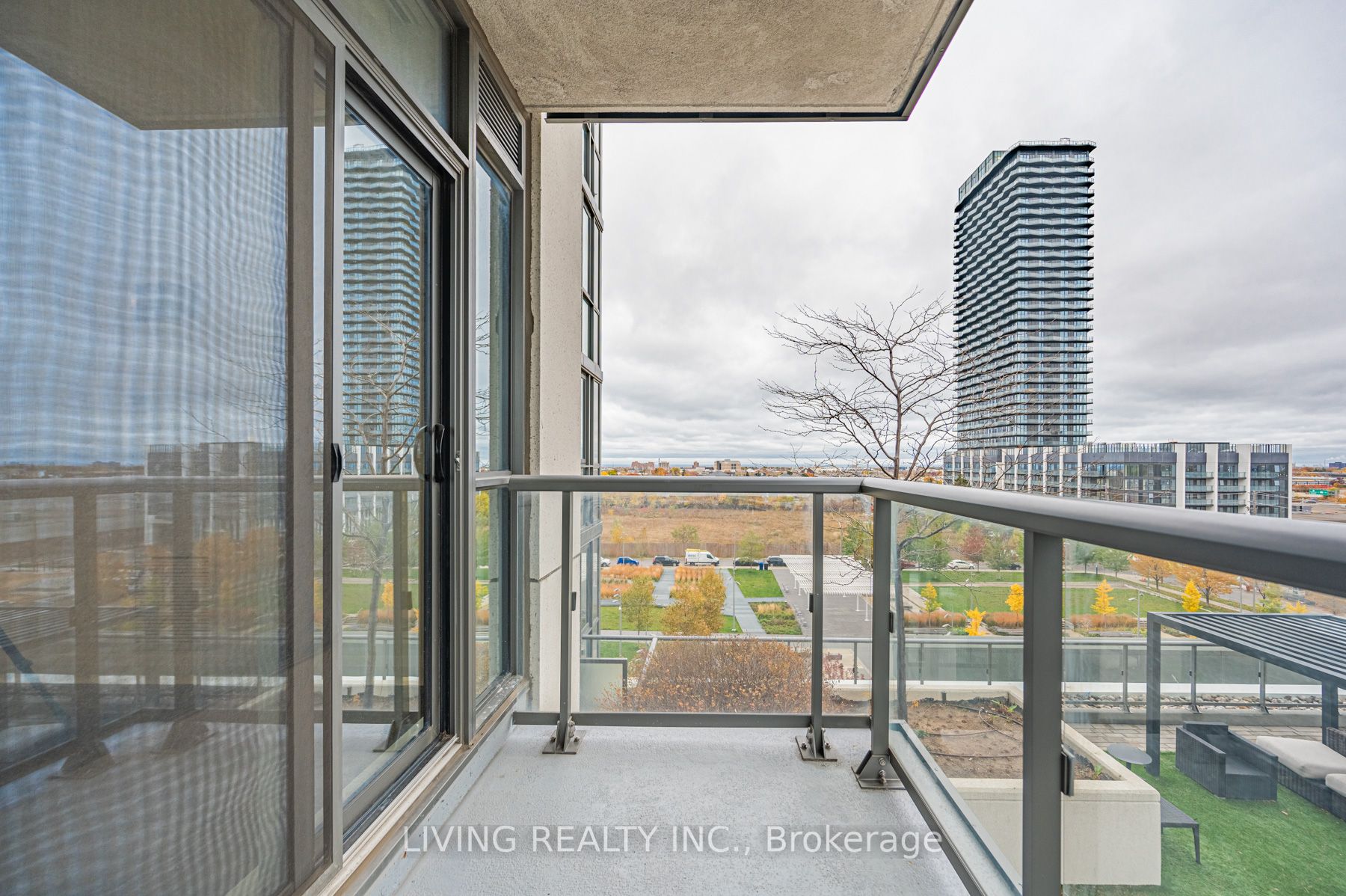 17 Zorra St, #510