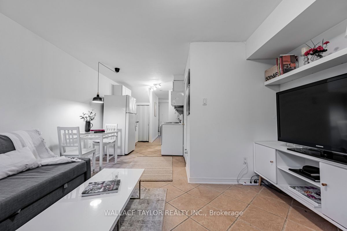 160 Rankin Cres