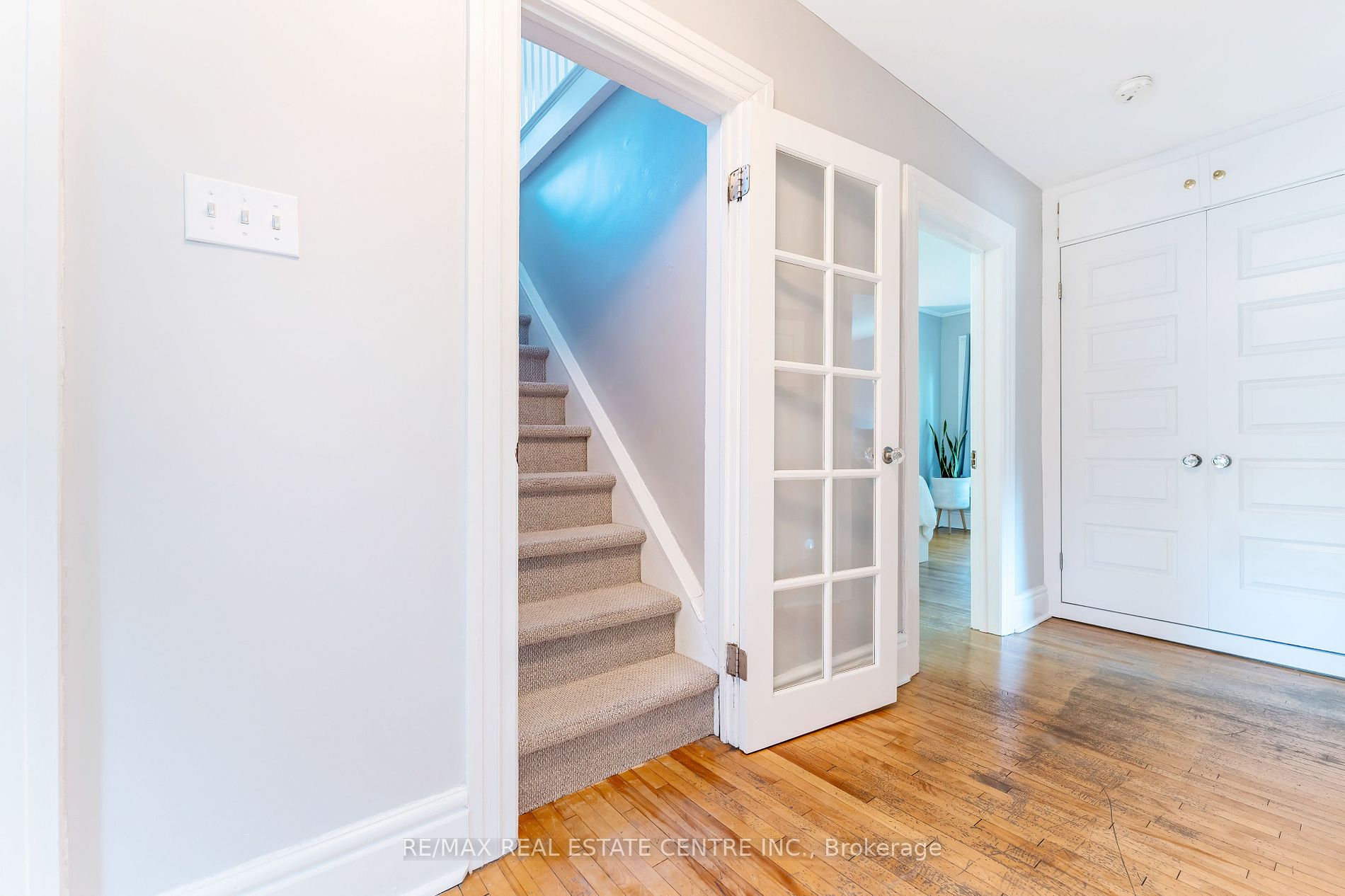 28 Charles St