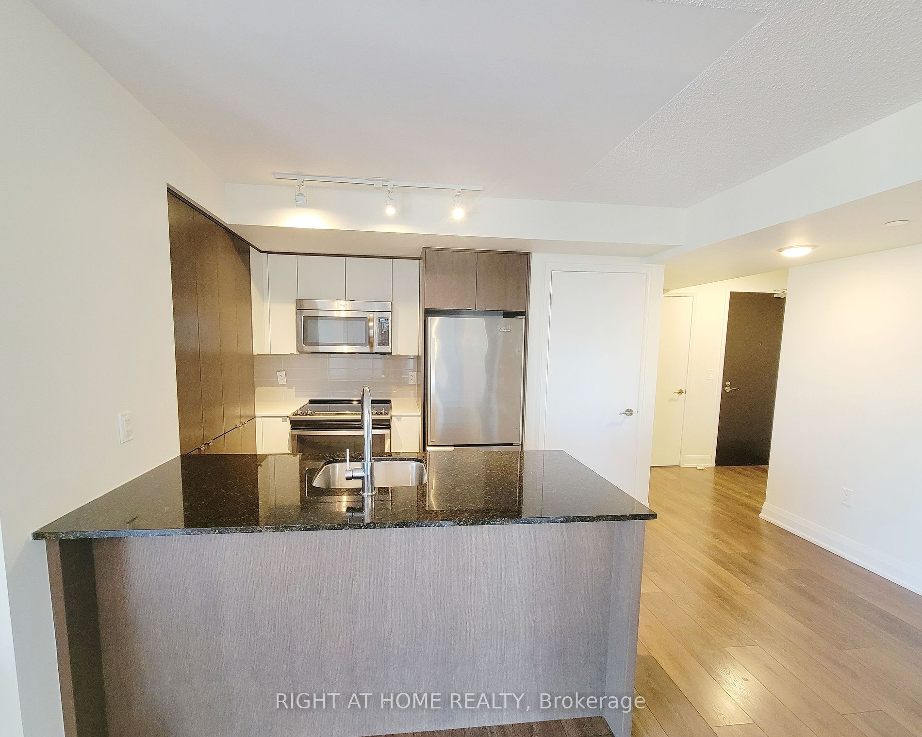 9 Valhalla Inn Road, #610