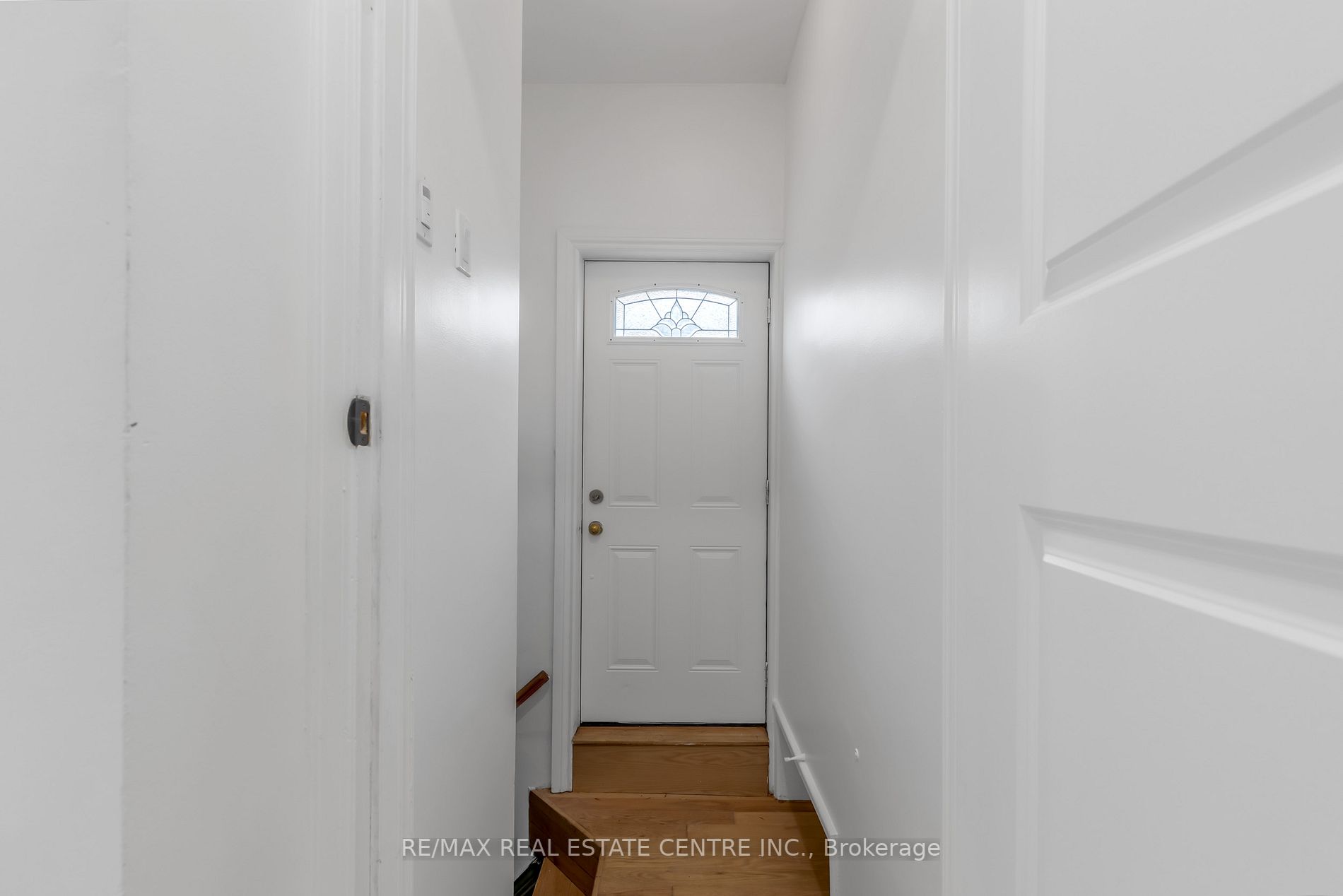 287 Gamma St, #Upper
