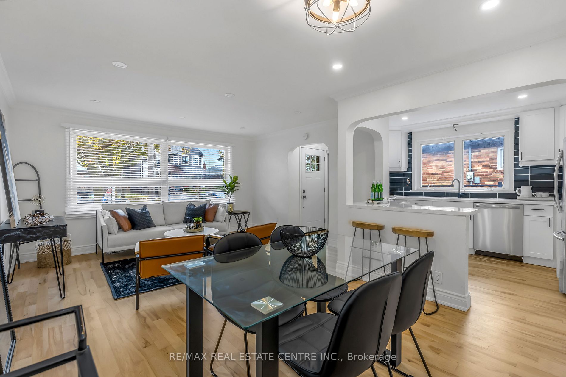 287 Gamma St, #Upper
