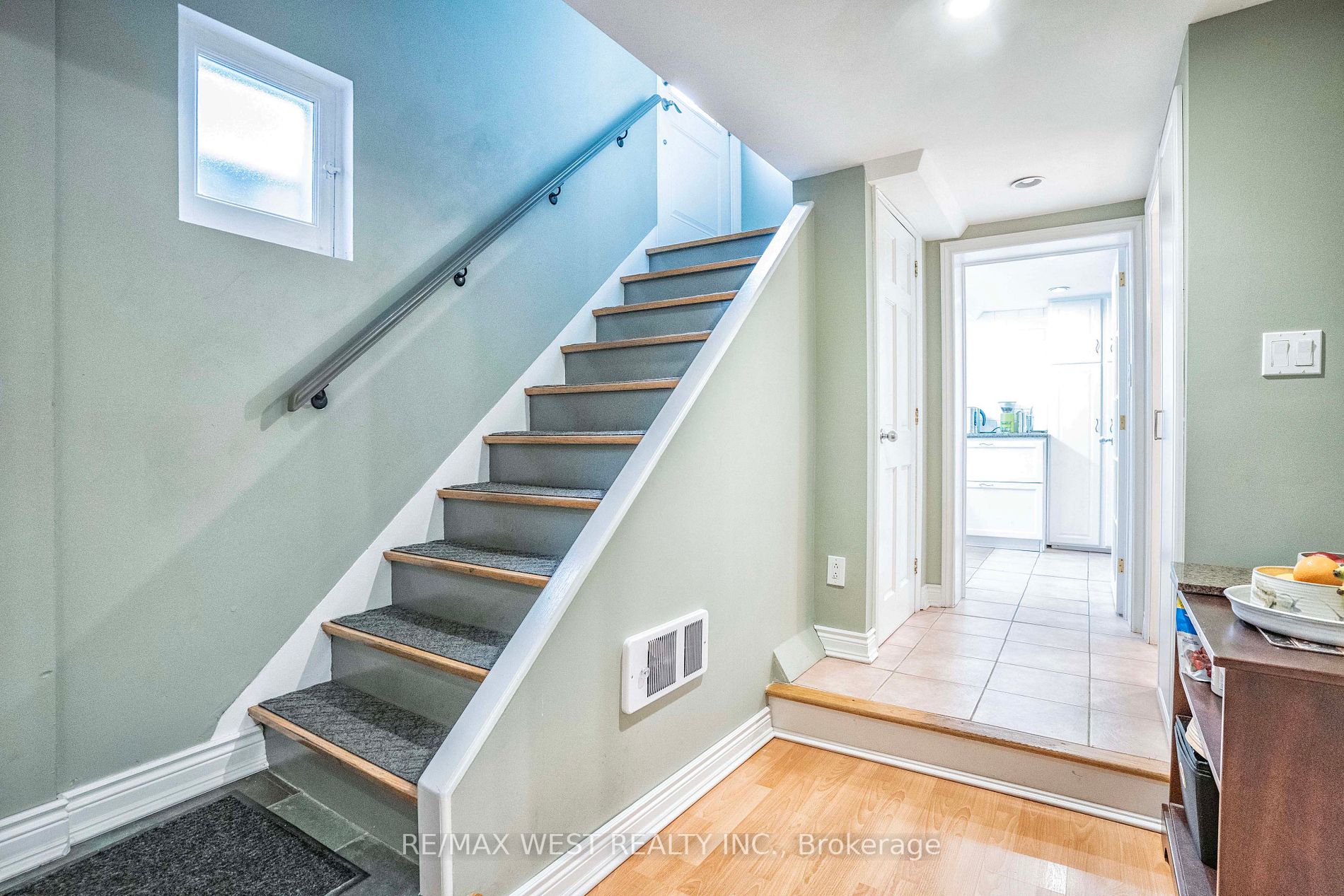 54 Jackson Ave