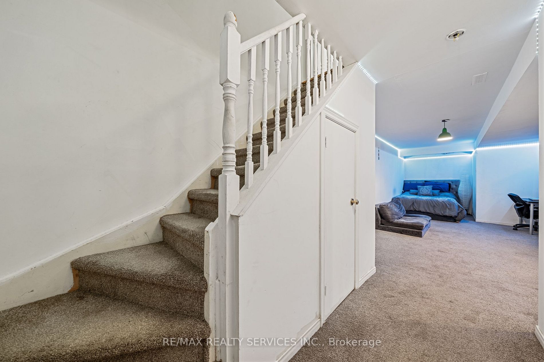 6950 Tenth Line W, #94