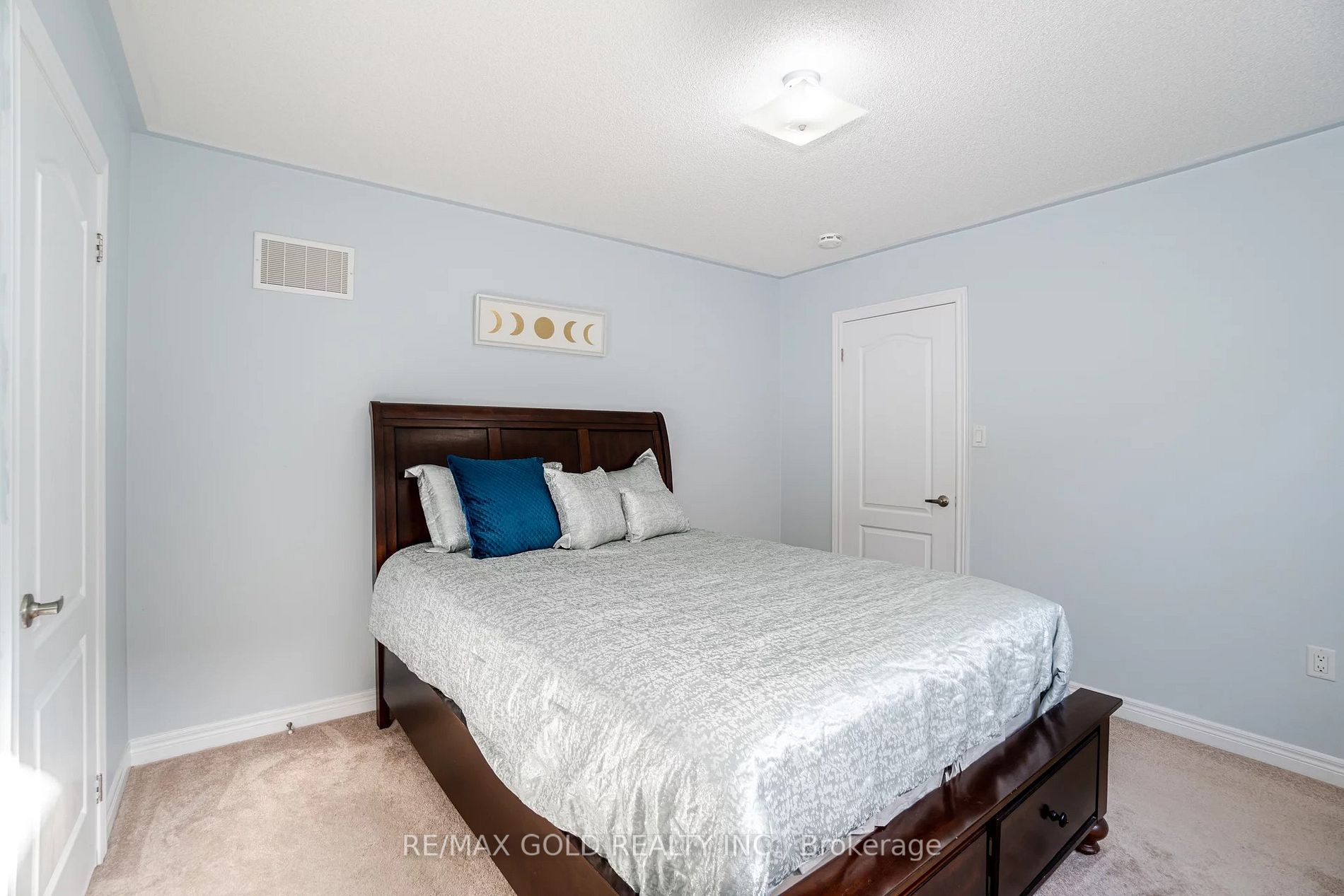 107 Banbridge Cres