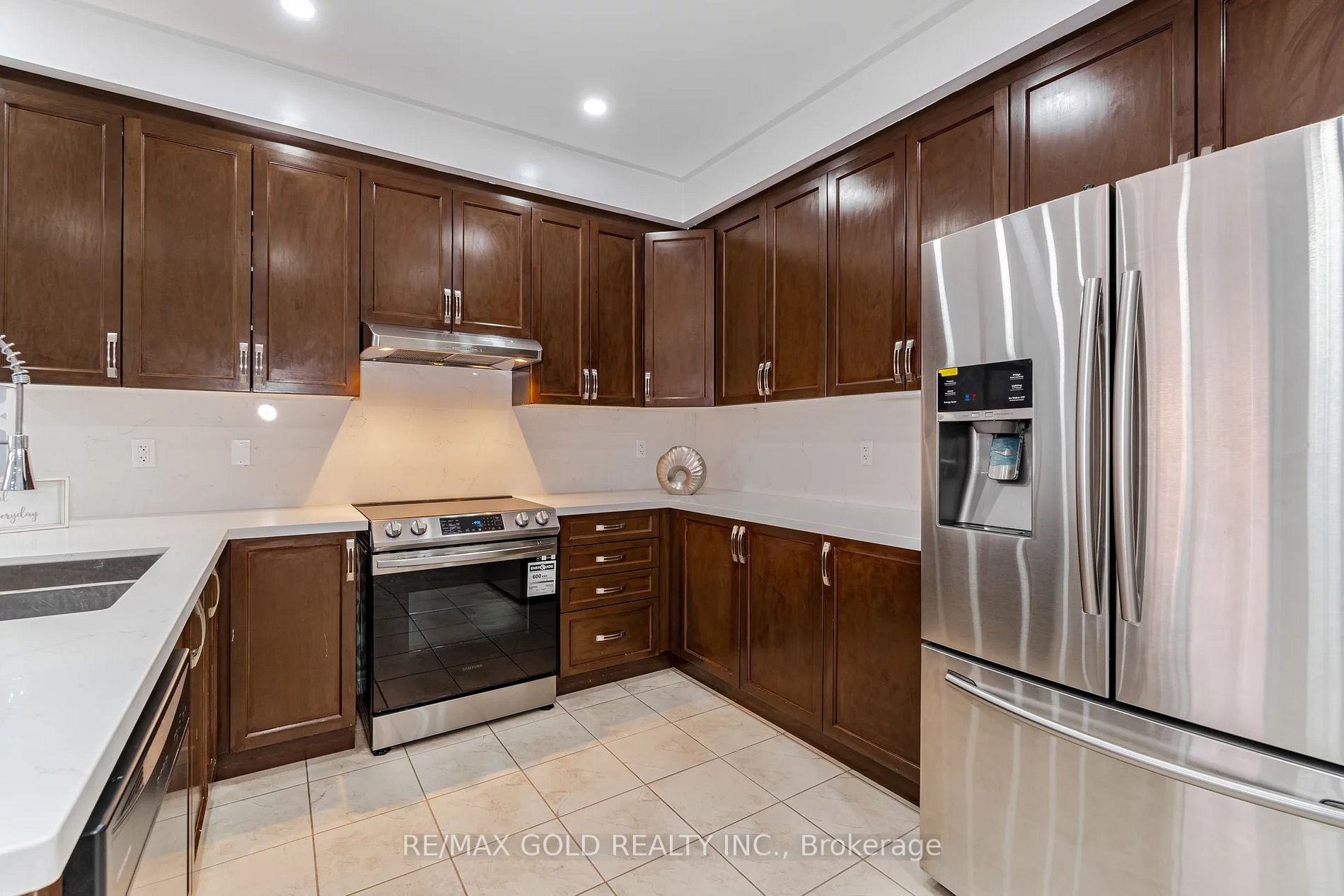 107 Banbridge Cres