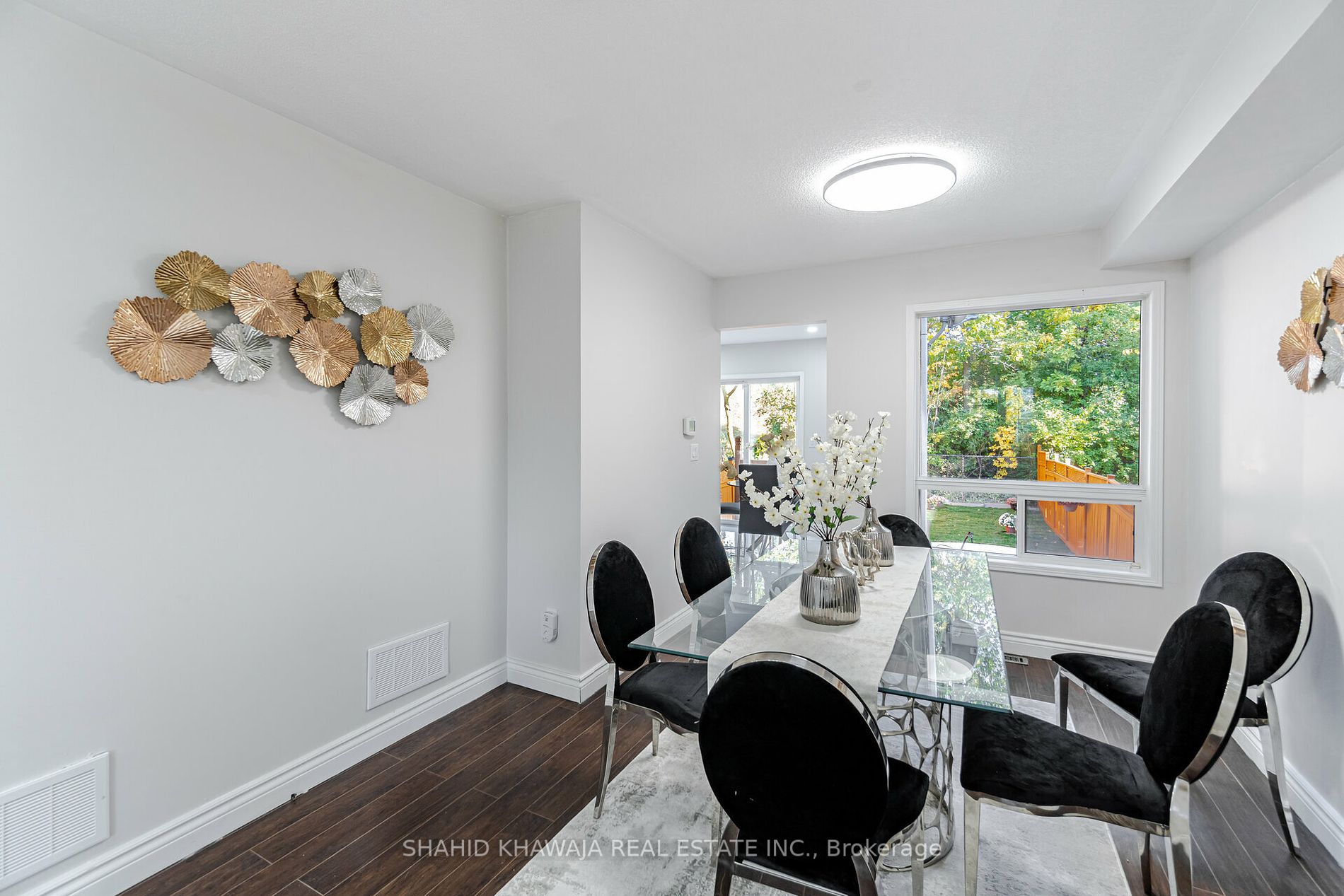 1188 Prestonwood Cres