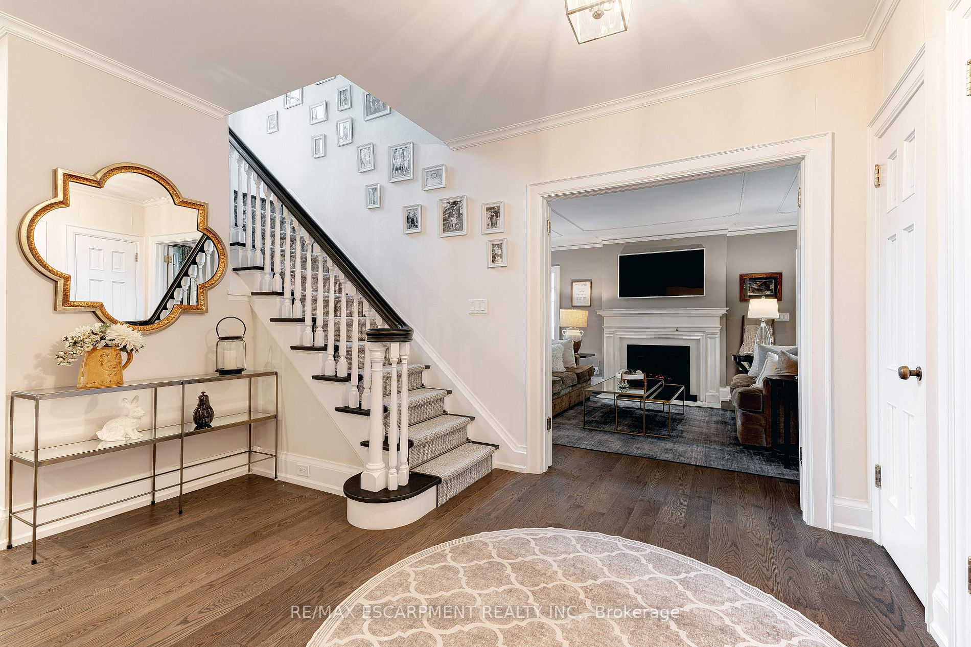 291 Hart Ave