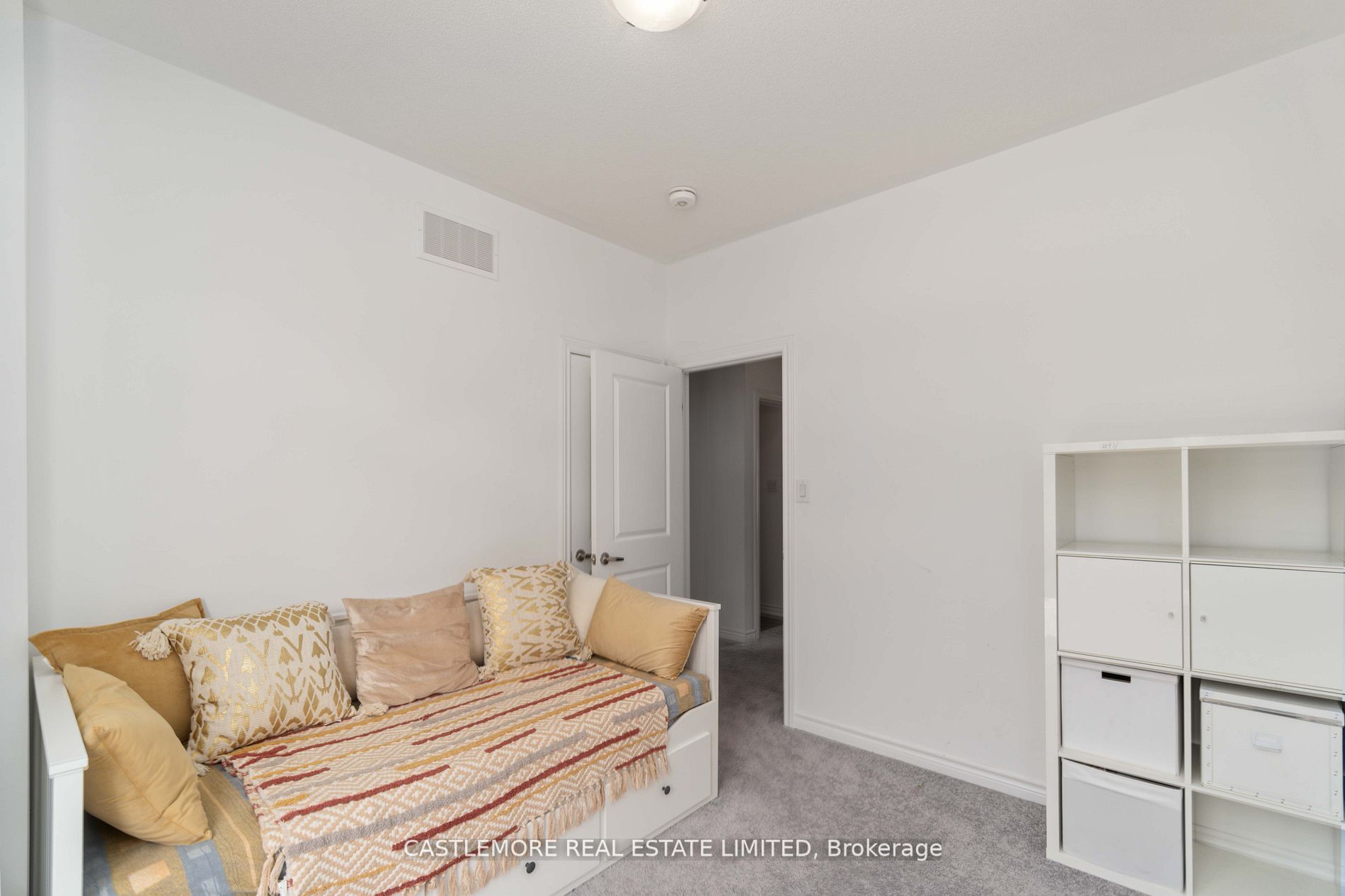2485 Badger Cres, #5
