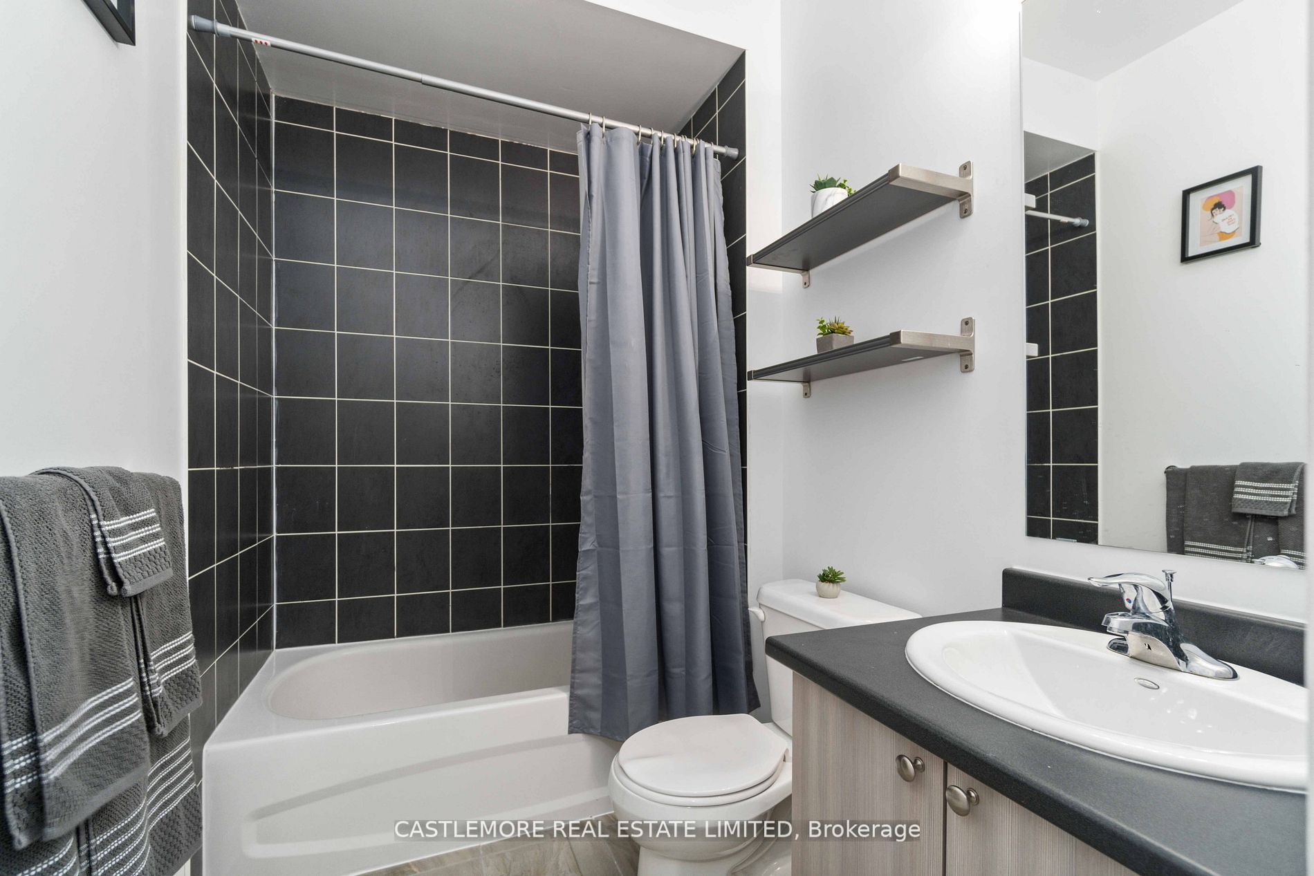 2485 Badger Cres, #5
