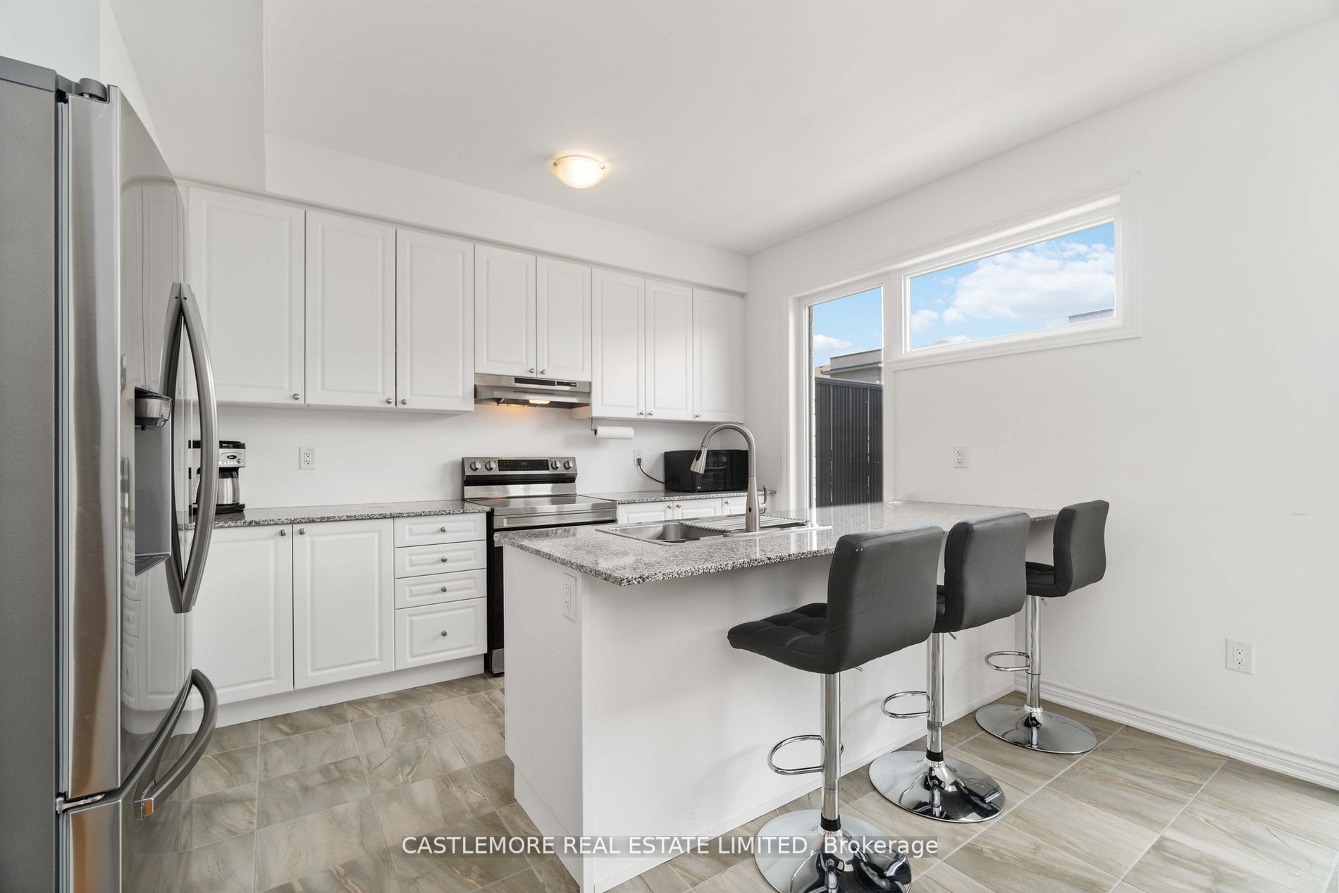 2485 Badger Cres, #5