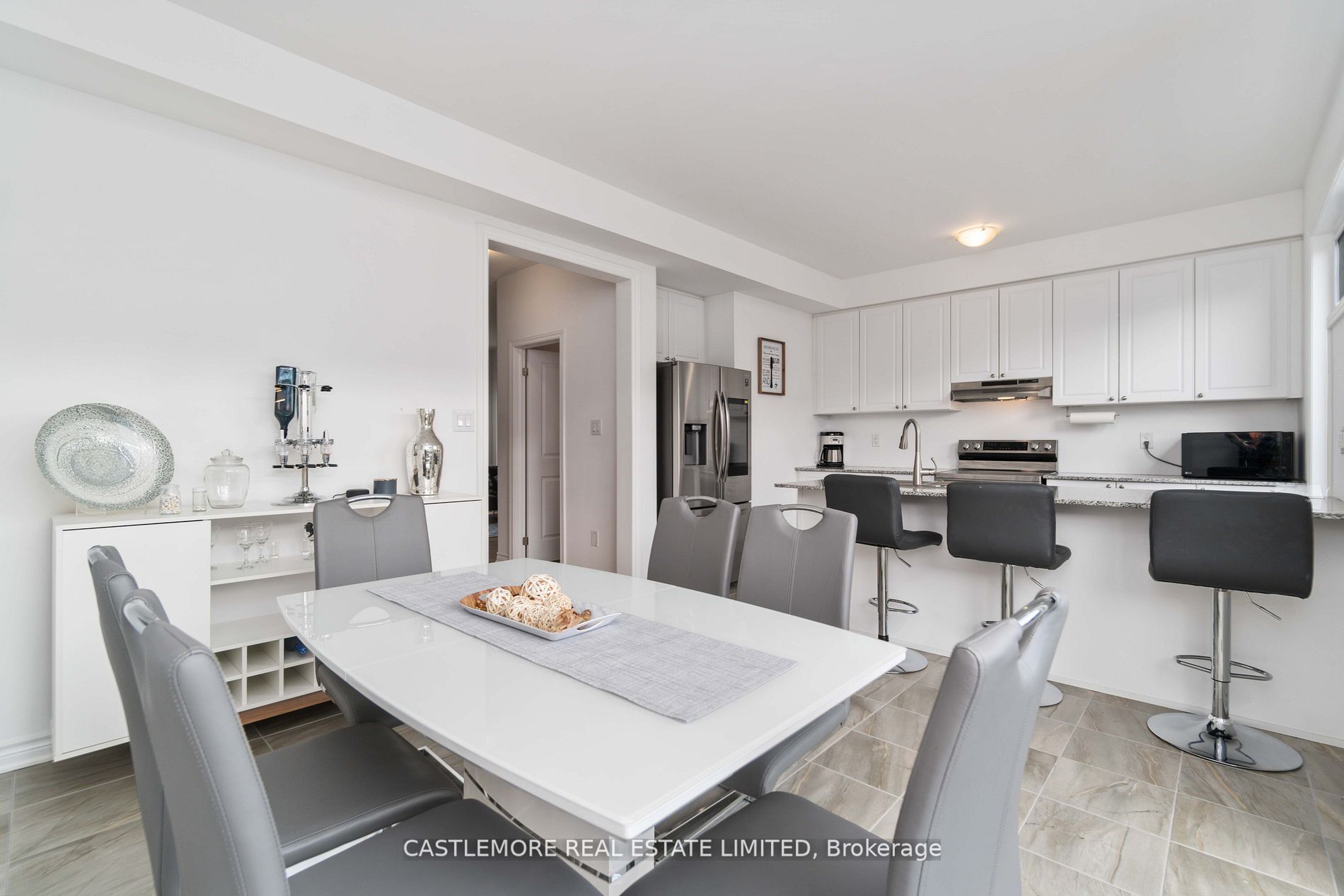 2485 Badger Cres, #5