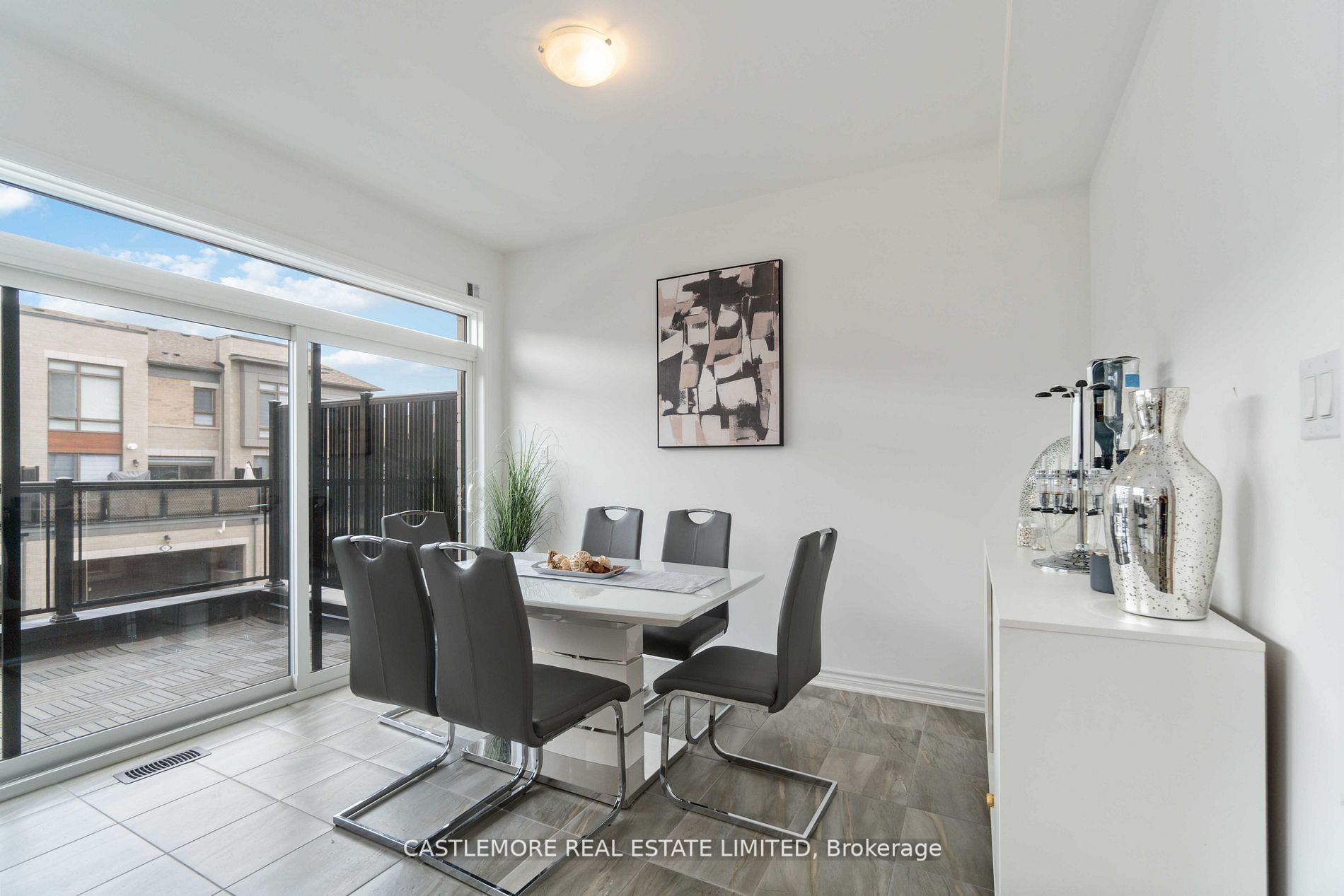 2485 Badger Cres, #5