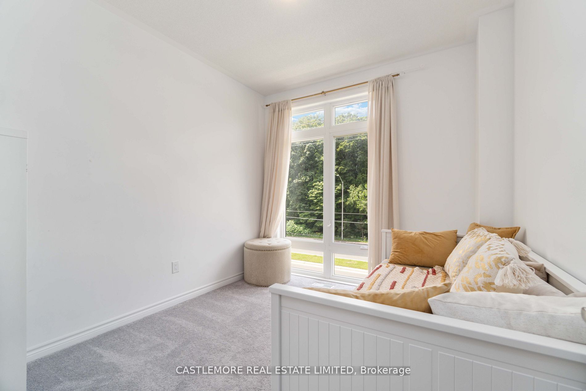 2485 Badger Cres, #5