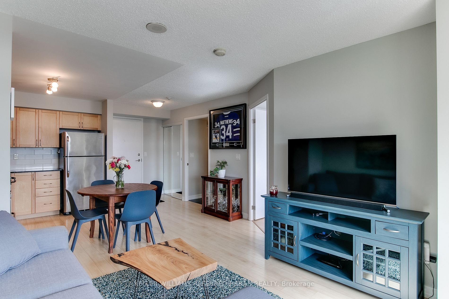 812 Lansdowne Ave, #206