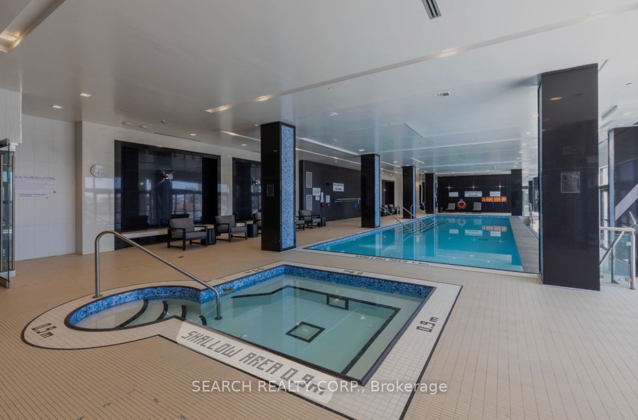 15 Zorra St, #809