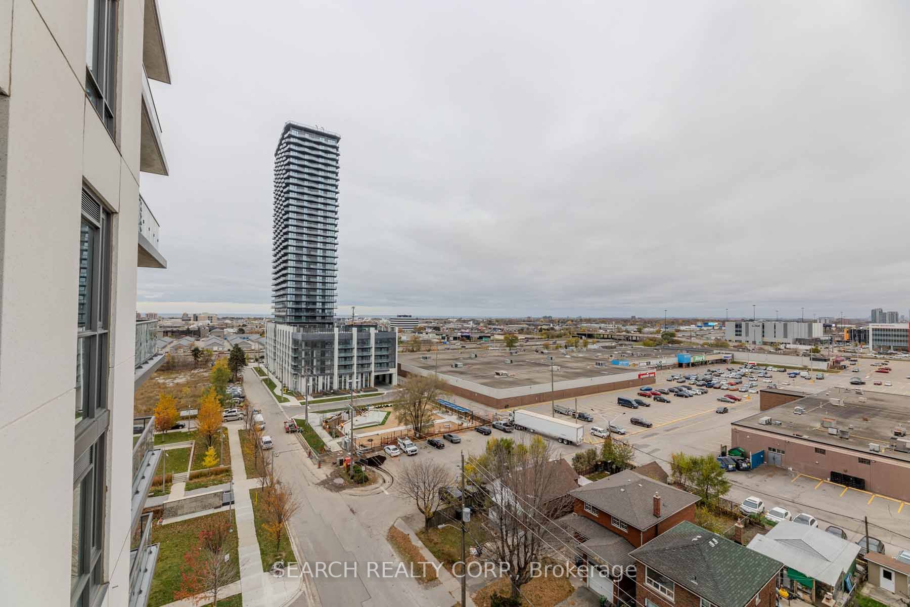 15 Zorra St, #809