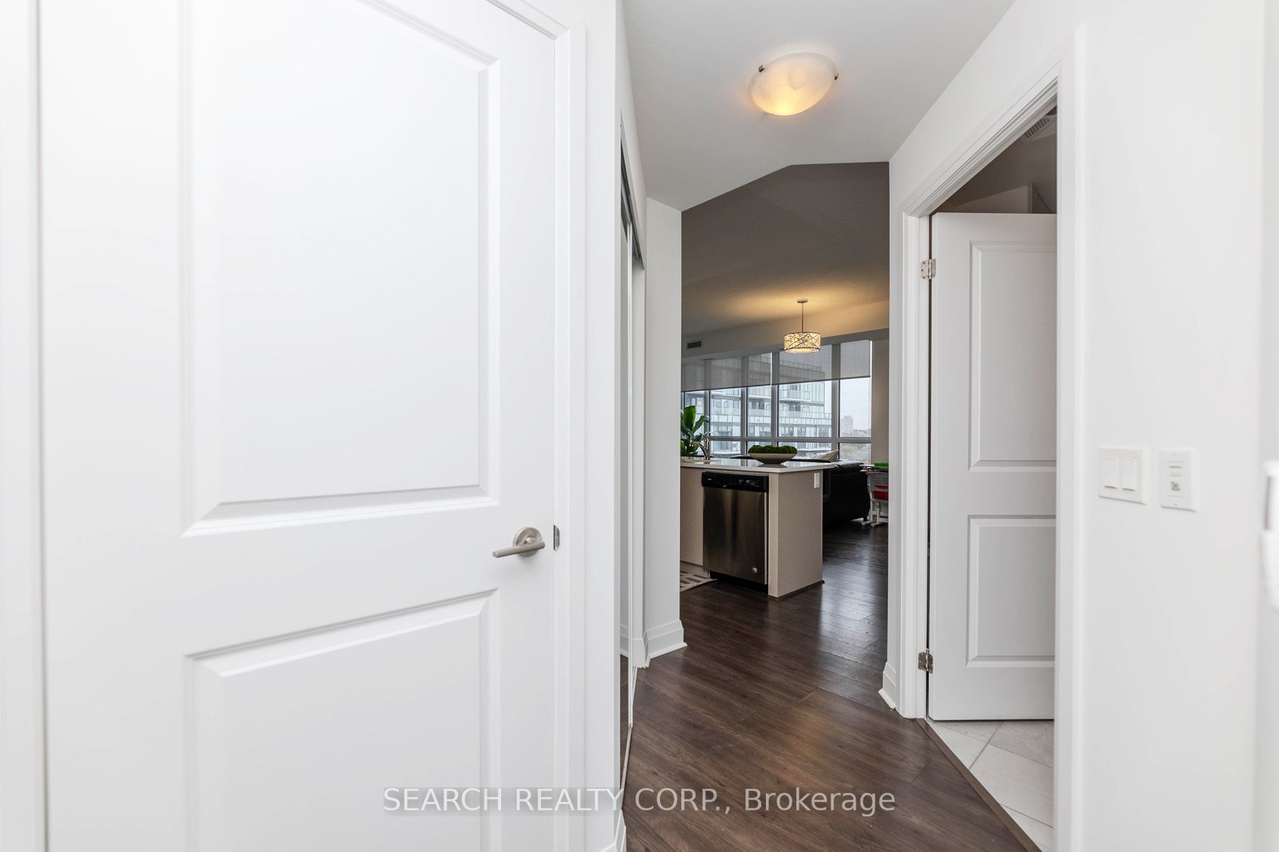 15 Zorra St, #809