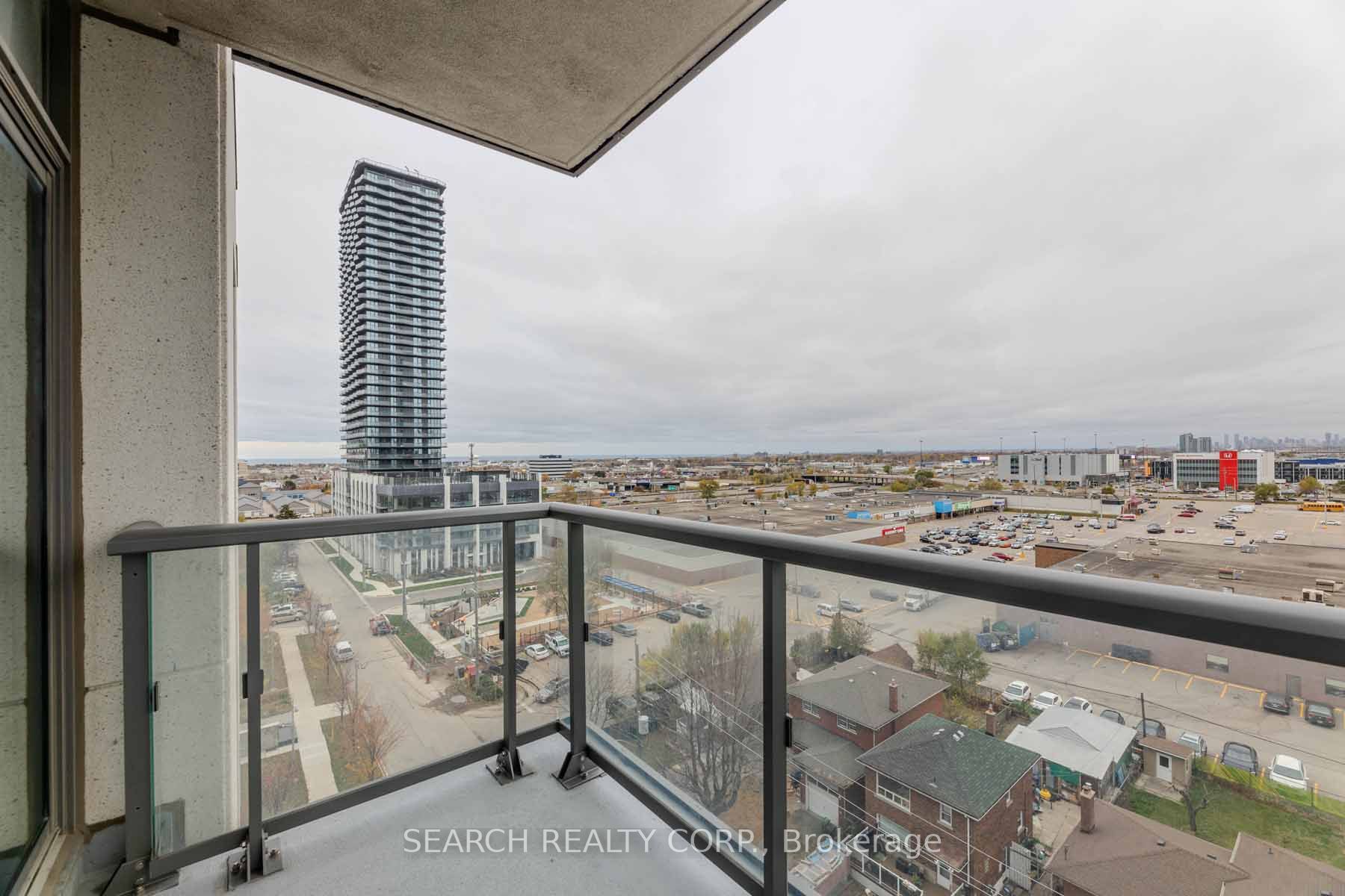 15 Zorra St, #809