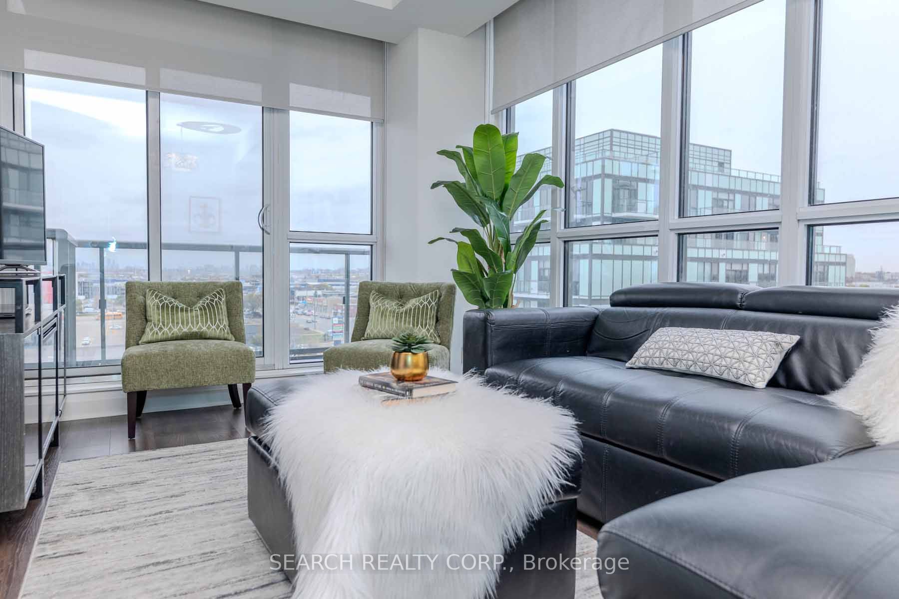 15 Zorra St, #809