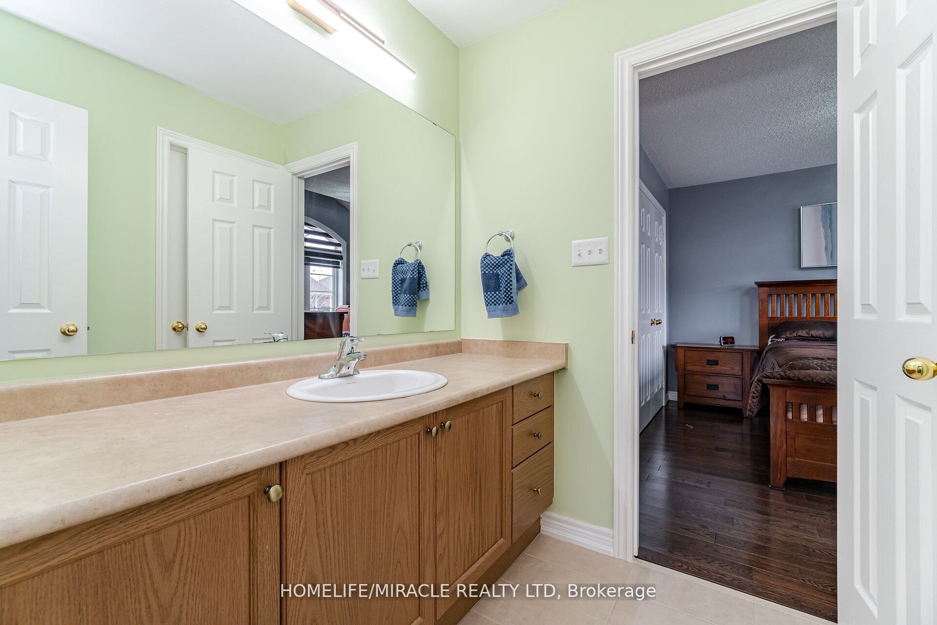 2 Ripple St