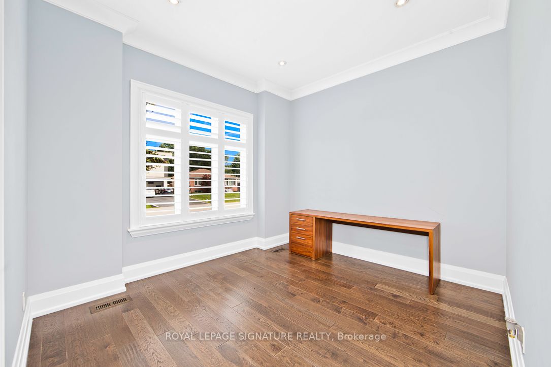 450 Saville Cres